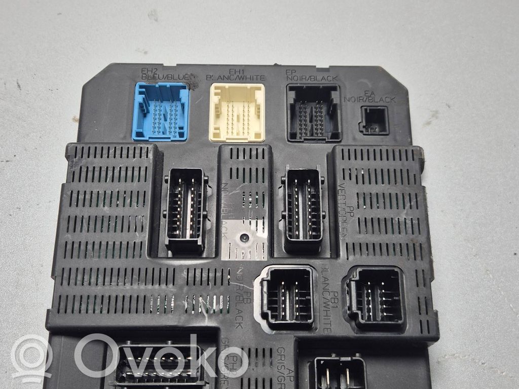 Citroen C4 I Picasso Fuse module 