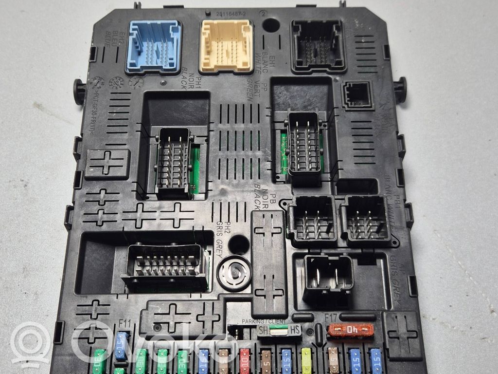 Peugeot Expert Fuse module 