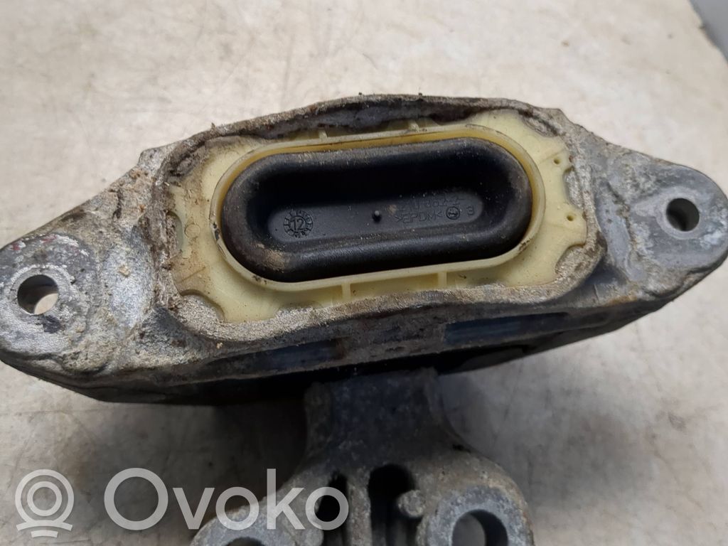 Opel Astra J Engine mount bracket 