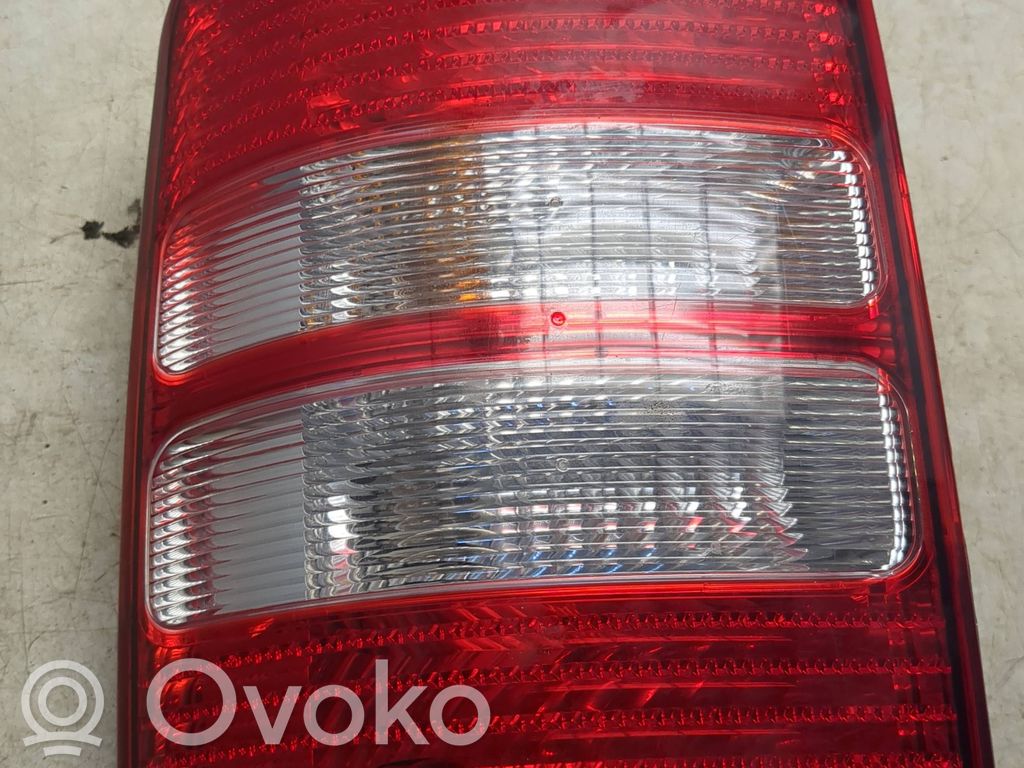 Volkswagen Caddy Aizmugurējais lukturis virsbūvē 