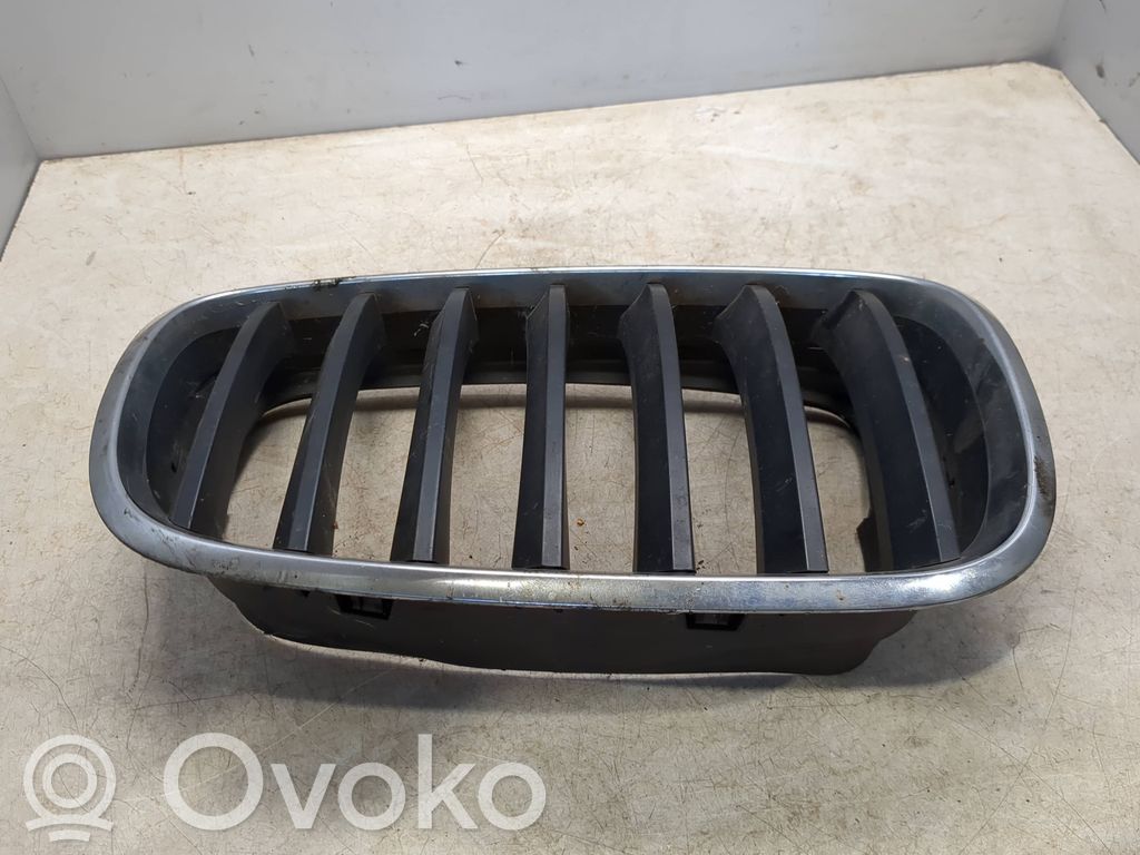 BMW X5 E70 Augšējais režģis 