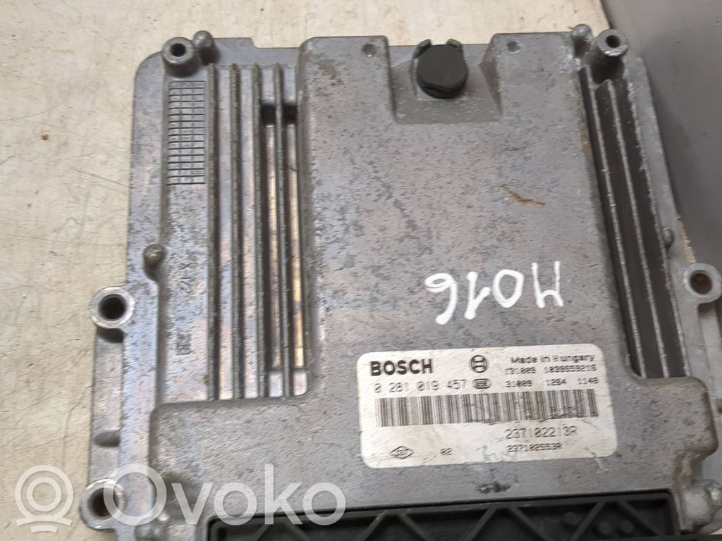 Dacia Sandero II Engine control unit/module 