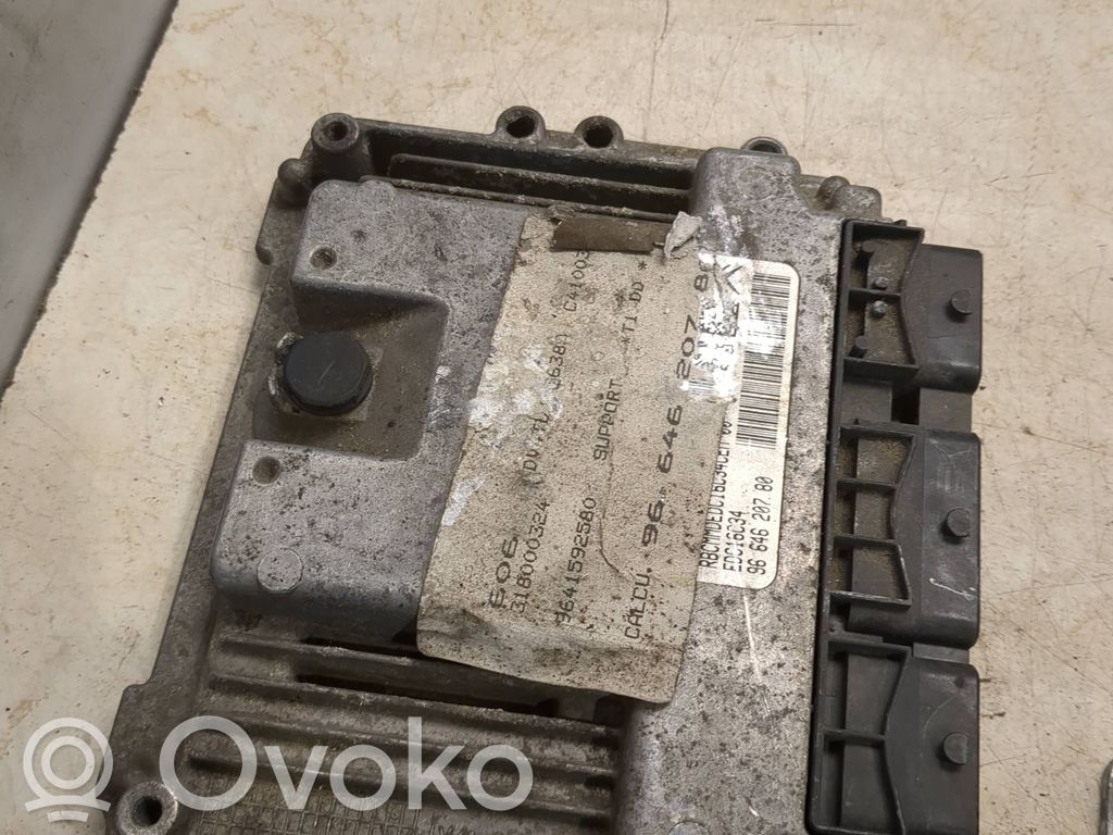 Citroen C4 I Engine control unit/module 