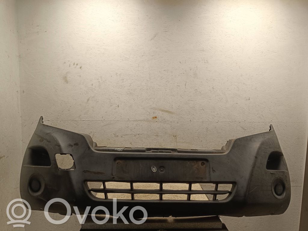 Nissan NV400 Parachoques delantero 