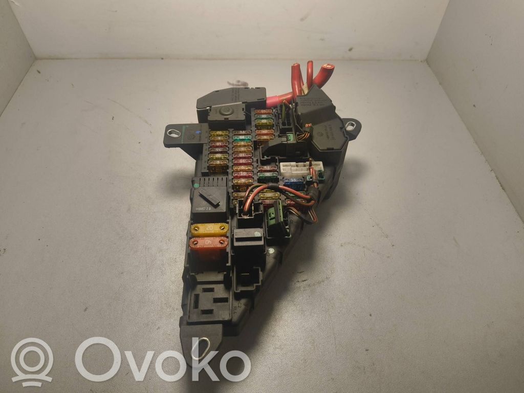 BMW 5 E60 E61 Saugiklių blokas 