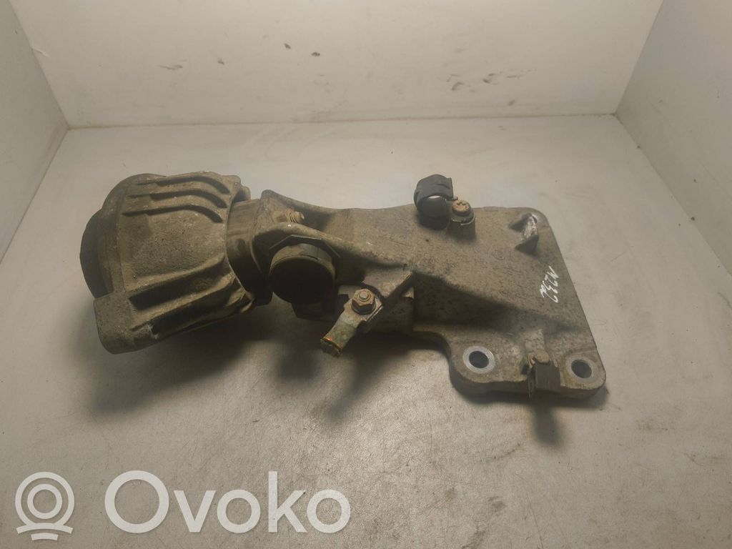 Engine mounting bracket   6770548