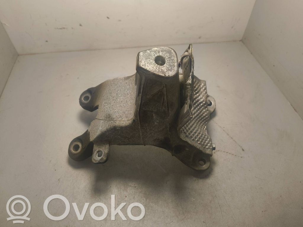 Audi A5 8T 8F Engine mounting bracket 