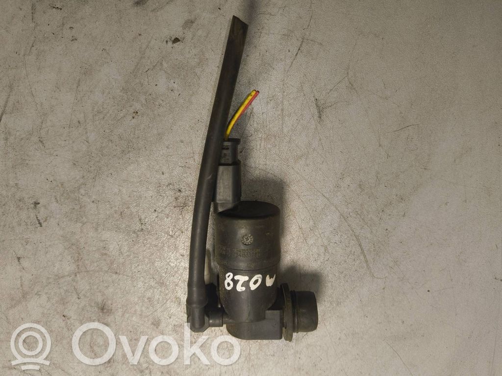 Peugeot 2008 I Windscreen/windshield washer pump 
