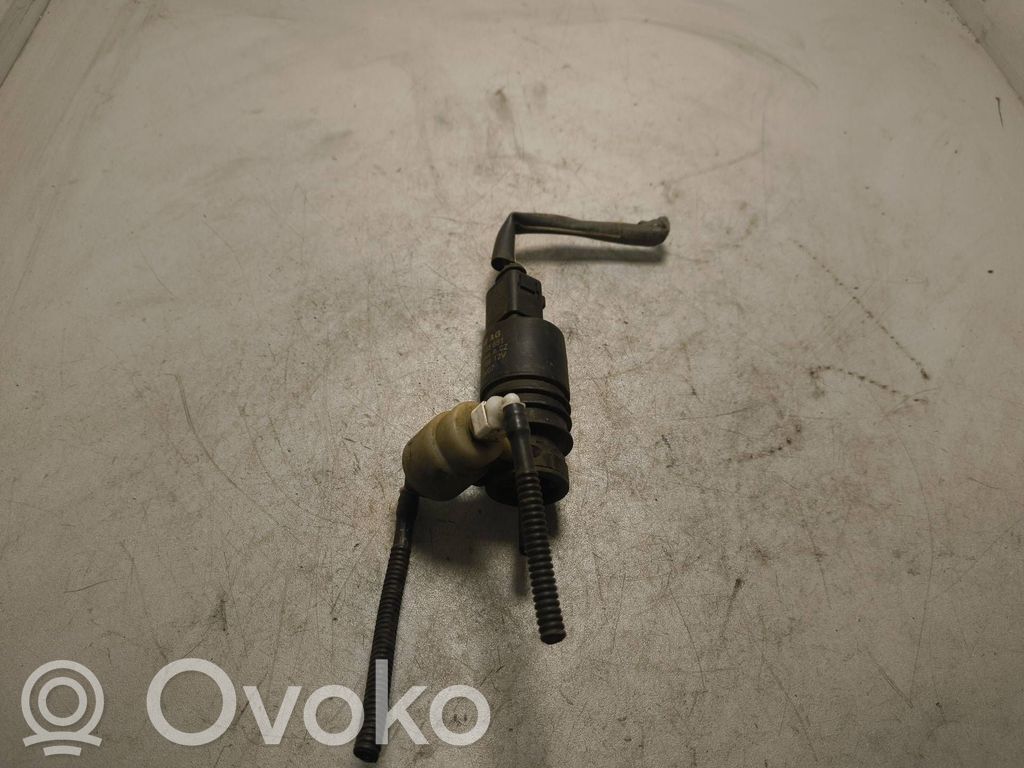 Volkswagen Polo III 6N 6N2 6NF Windscreen/windshield washer pump 