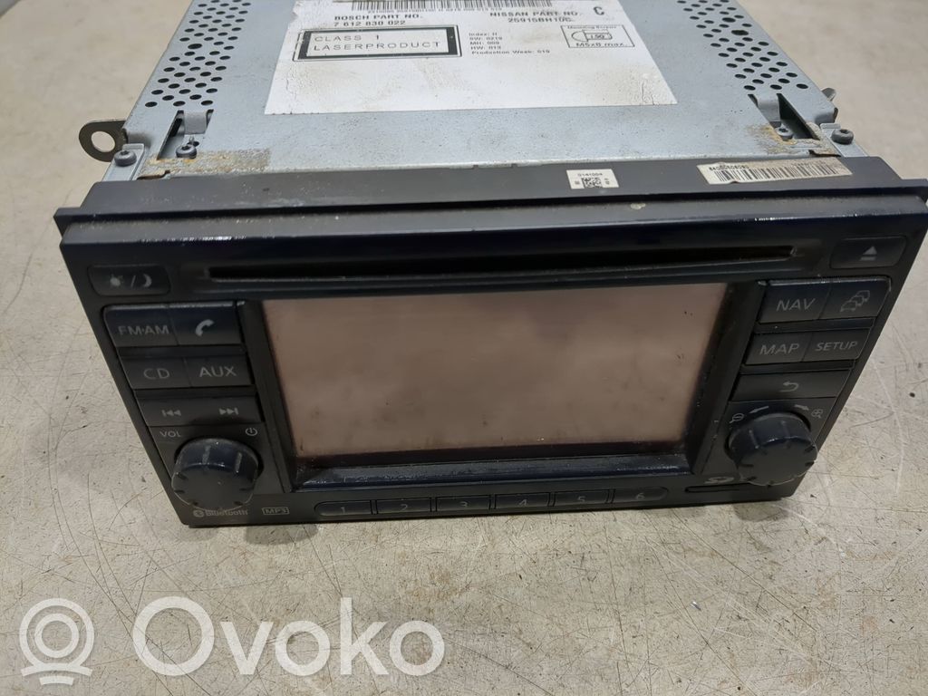 Nissan Qashqai Panel / Radioodtwarzacz CD/DVD/GPS 