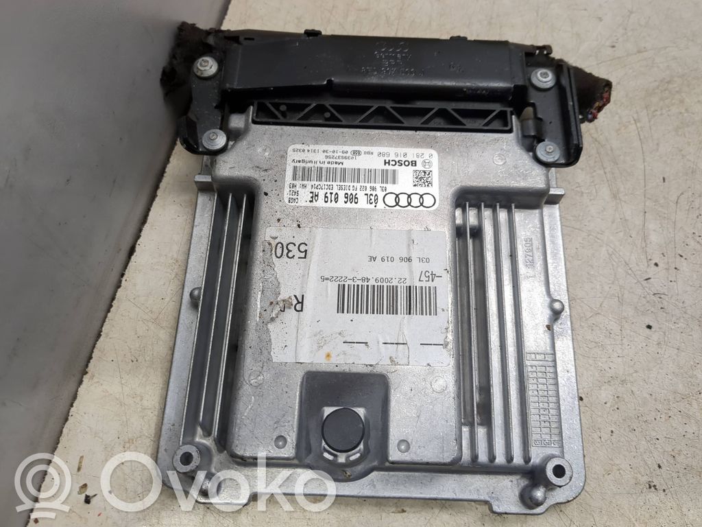 Audi A4 S4 B8 8K Engine control unit/module 