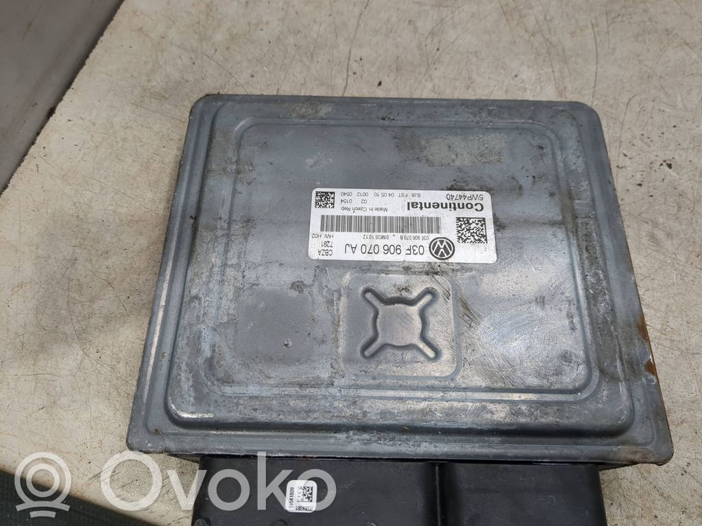 Volkswagen Golf VI Engine control unit/module 