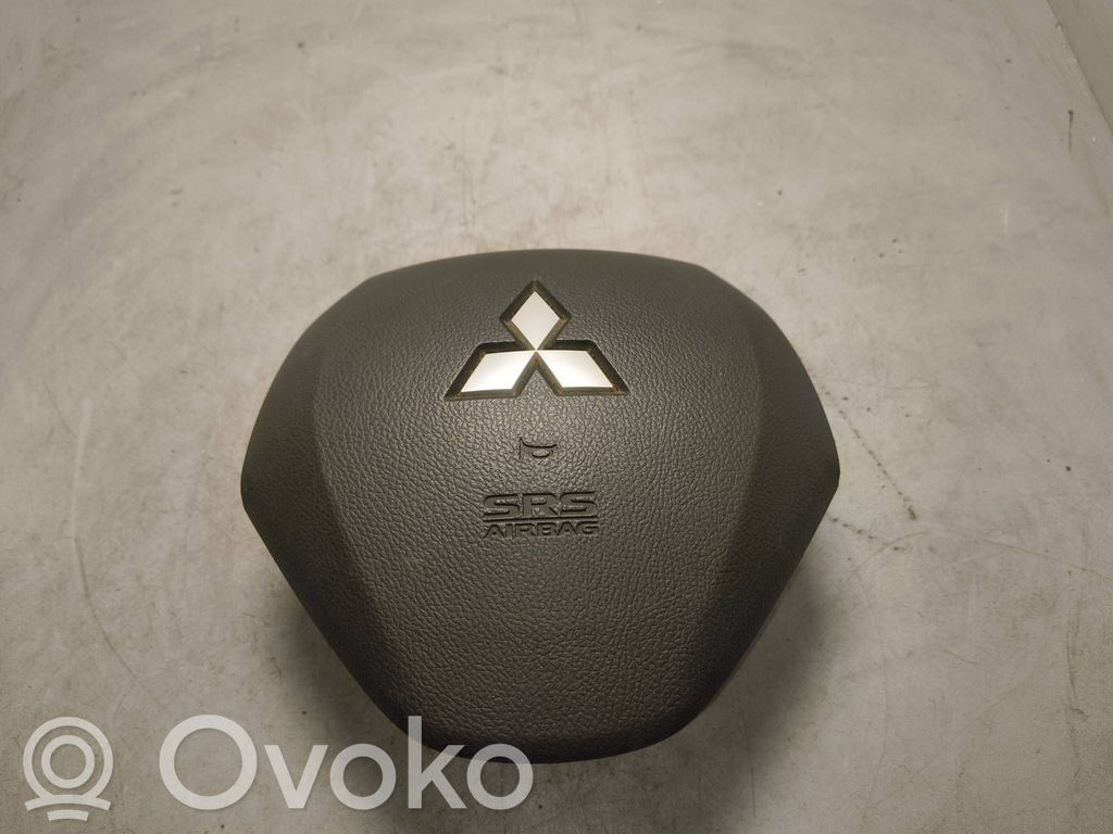 Mitsubishi Outlander Vairo oro pagalvė 