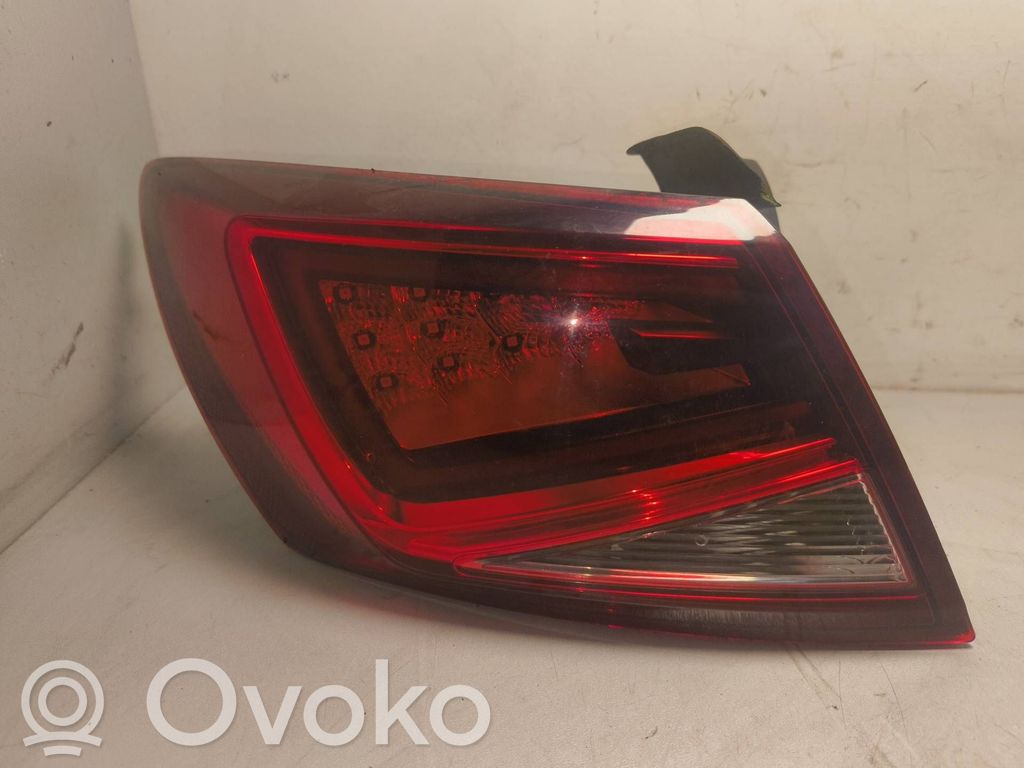 Seat Leon (5F) Aizmugurējais lukturis virsbūvē 
