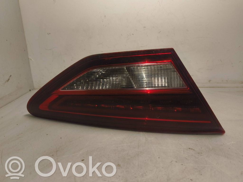 Seat Leon (5F) Lampy tylnej klapy bagażnika 