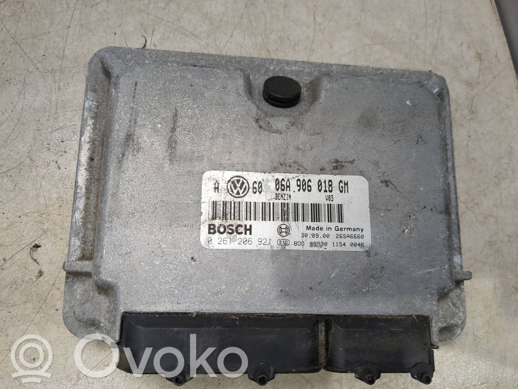 Volkswagen Golf V Engine control unit/module 