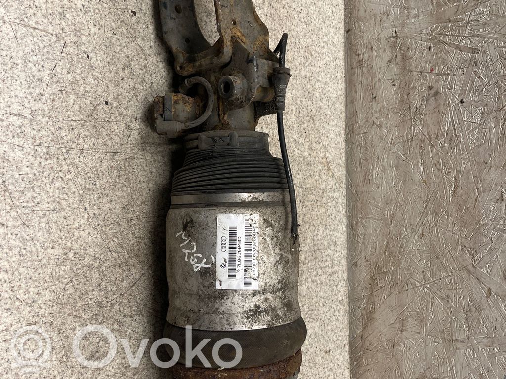 Audi Q7 4L Vorderer Stoßdämpfer mit Luftfederung 
