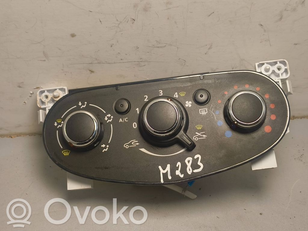 Dacia Duster Climate control unit 