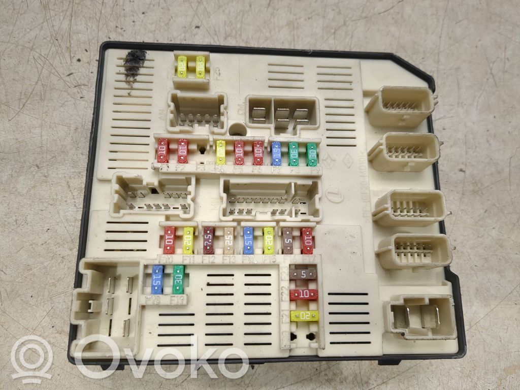 Renault Megane II Módulo de fusible 
