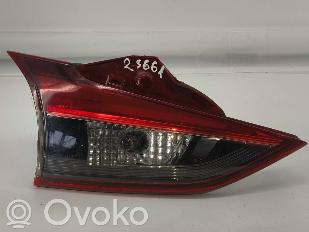Audi Q7 4L Lampy tylnej klapy bagażnika 