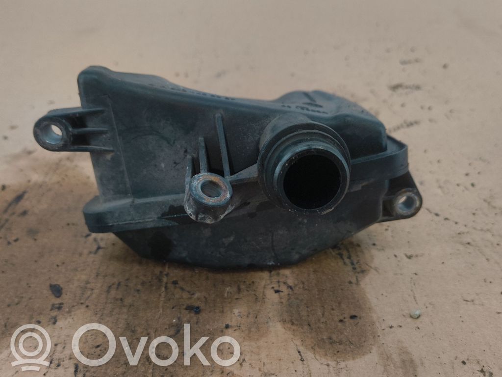 Mercedes-Benz ML W164 Intake resonator 