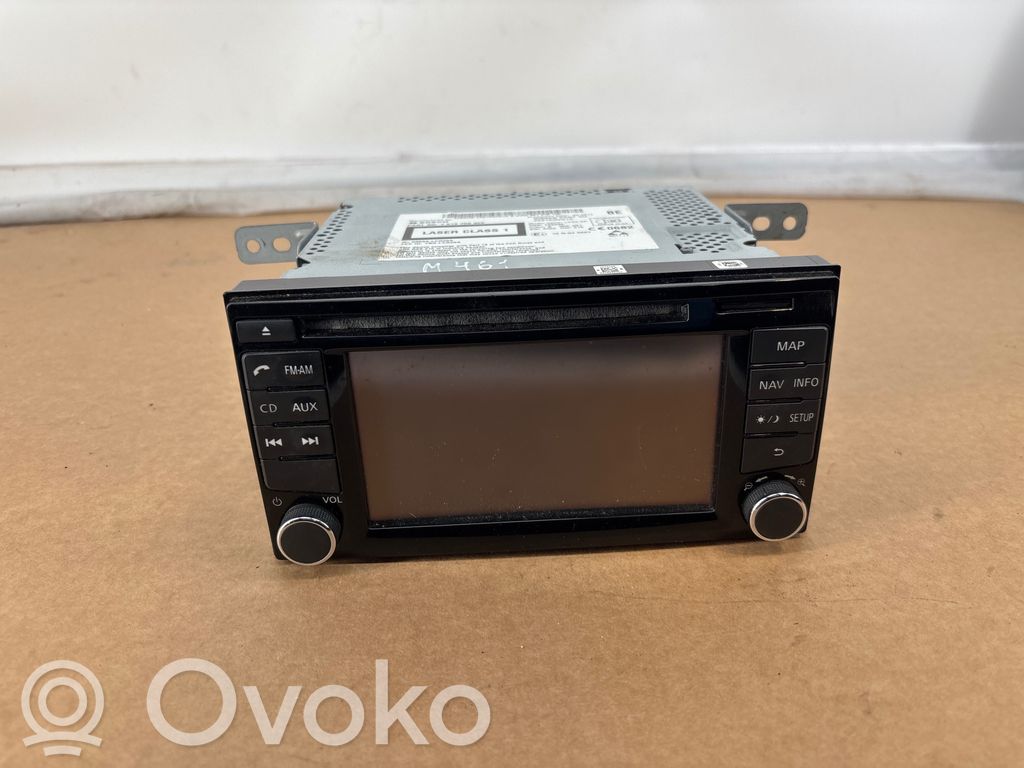 Nissan Note (E12) Unidad delantera de radio/CD/DVD/GPS 