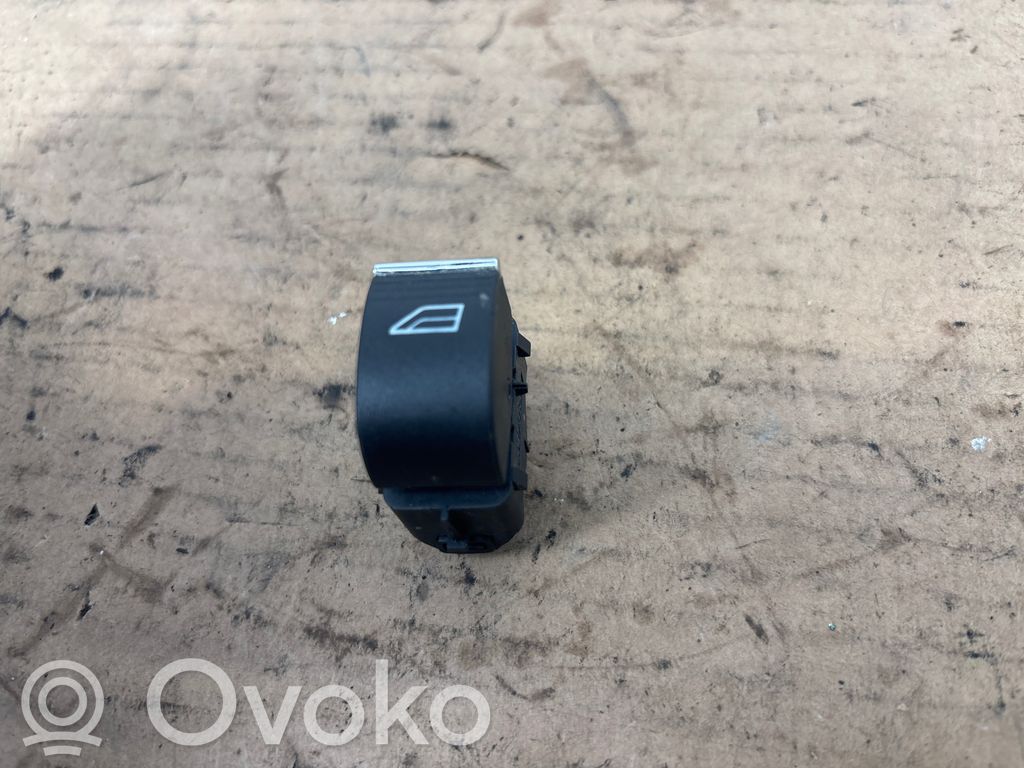 Electric window control switch   10208054,K8080