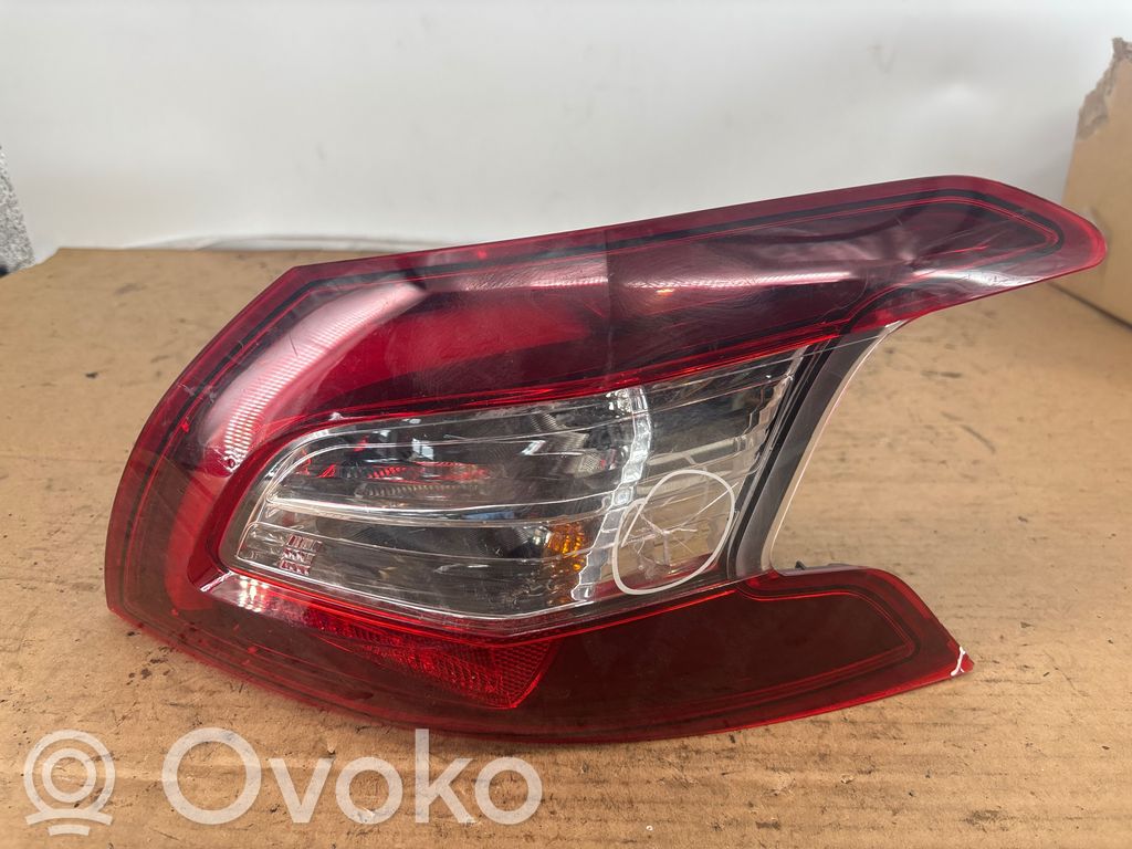 Peugeot 308 Aizmugurējais lukturis virsbūvē 
