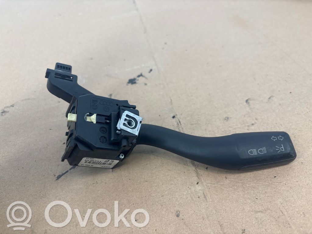 Audi A3 S3 8P Manetka / Przełącznik kierunkowskazów 