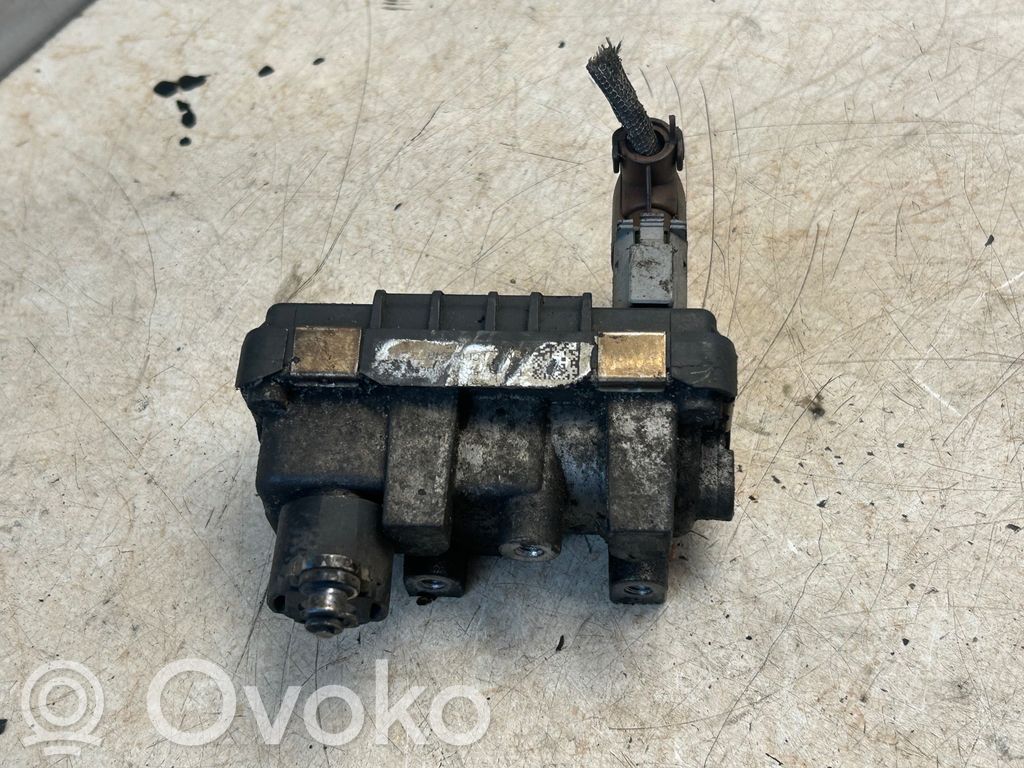 BMW 1 E81 E87 Turbine electric control actuator 
