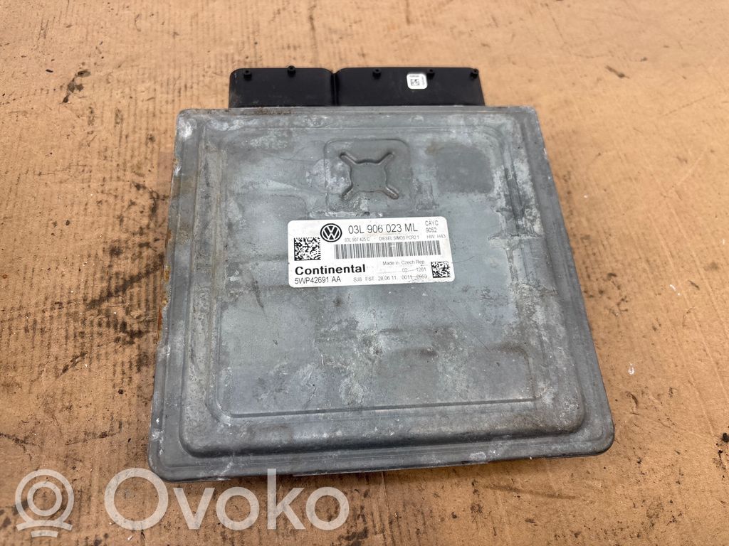Volkswagen Jetta VI Engine control unit/module 