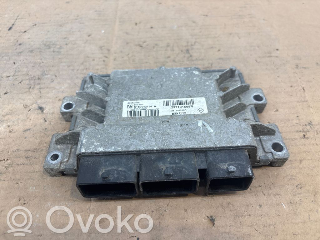 Renault Clio III Calculateur moteur ECU 