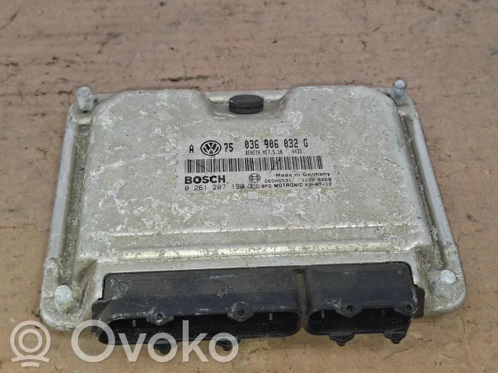 Volkswagen PASSAT B7 Moottorin ohjainlaite/moduuli 