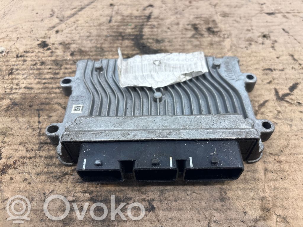 Peugeot 3008 I Engine control unit/module 