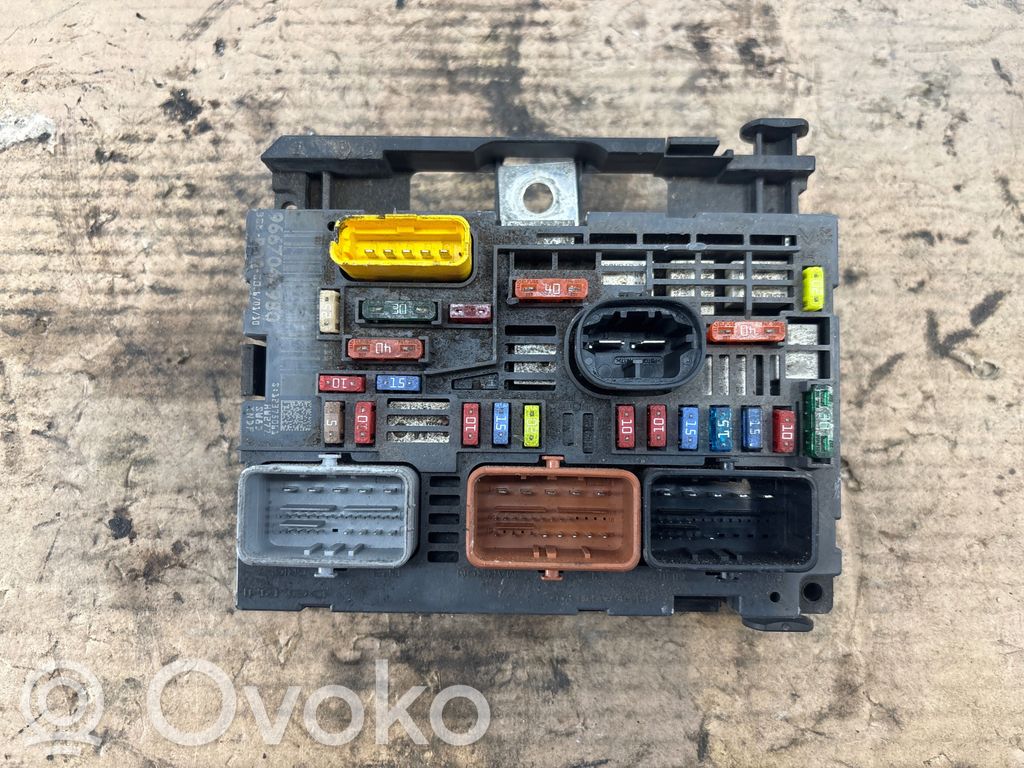 Citroen C4 I Picasso Sulakemoduuli 