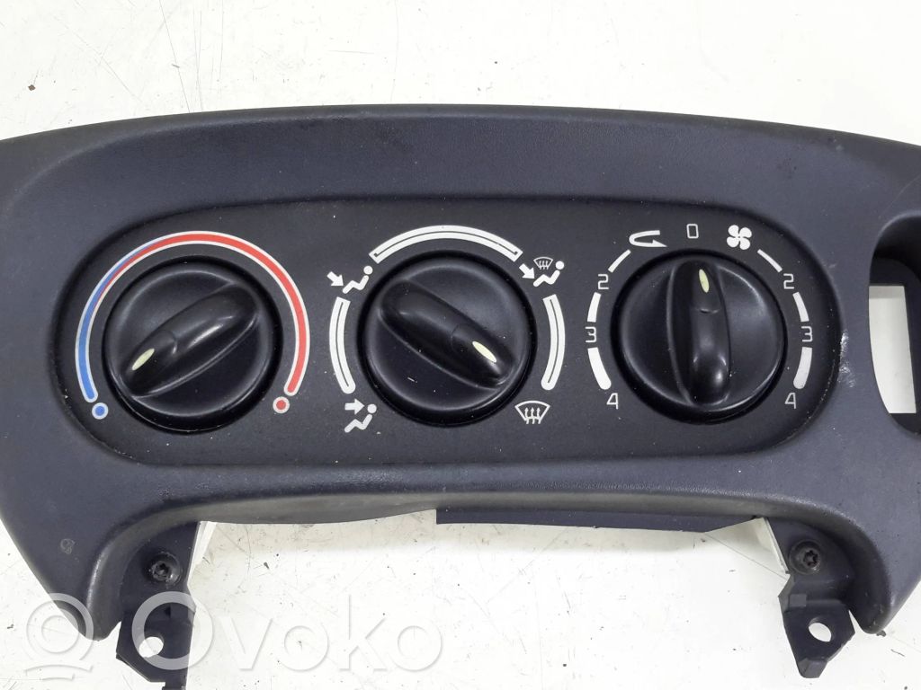Renault Megane I Climate control unit 