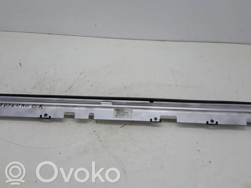 Galinė lango užuolaidėlė   4E4861333F