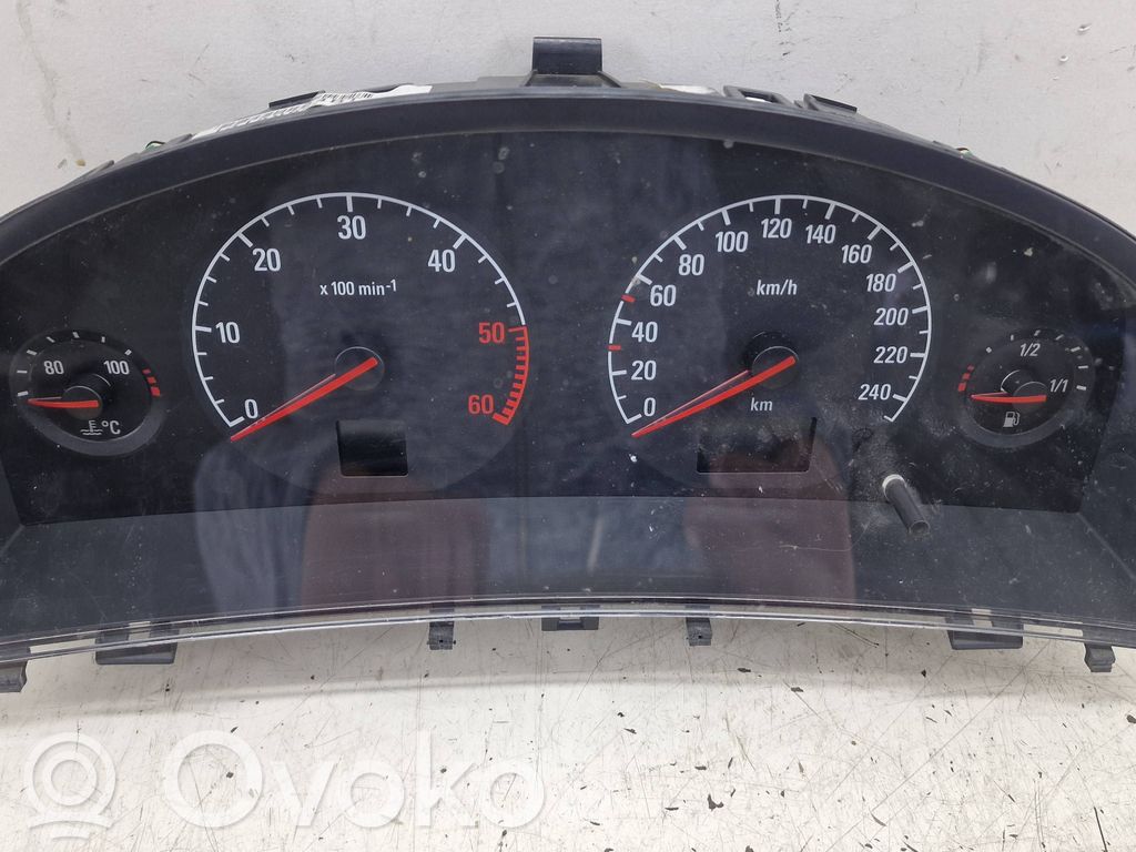 Opel Vectra C Nopeusmittari (mittaristo) 