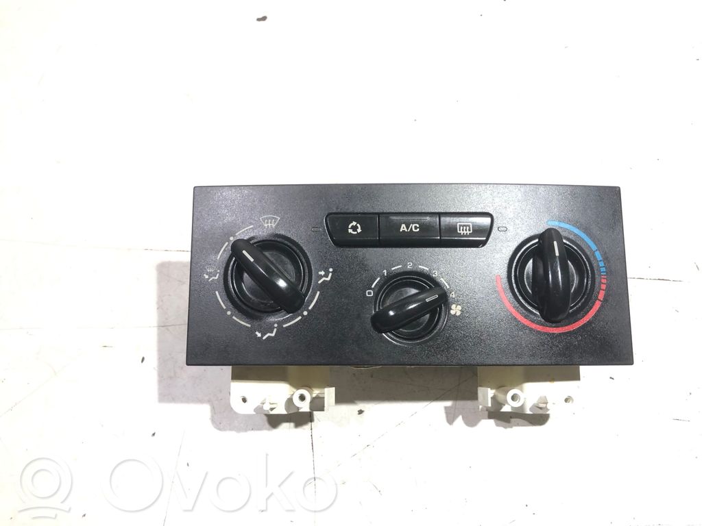 Climate control unit   B9642