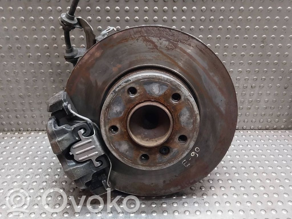 Front wheel hub   6773210