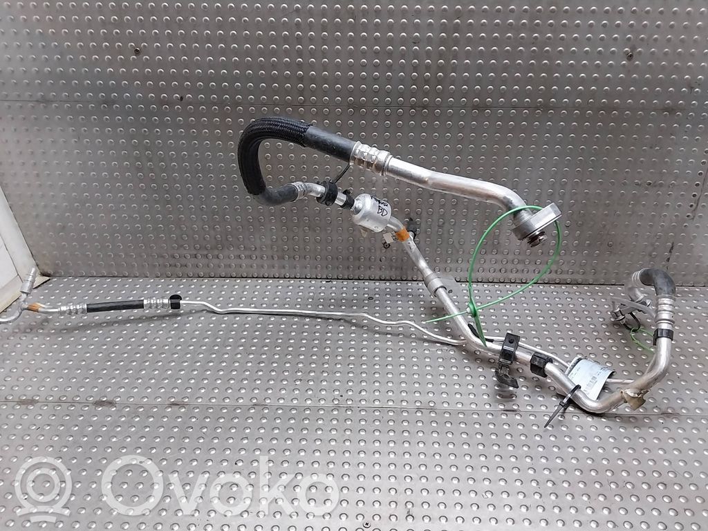 Ford Focus Ilmastointilaitteen putki (A/C) 