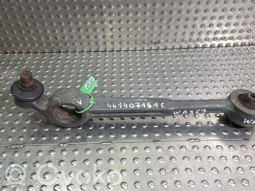 Audi V8 Braccio di controllo sospensione anteriore 