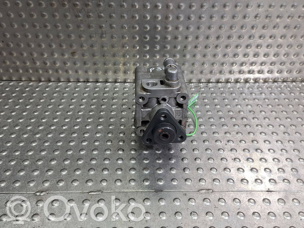 BMW 3 E46 Ohjaustehostimen pumppu 