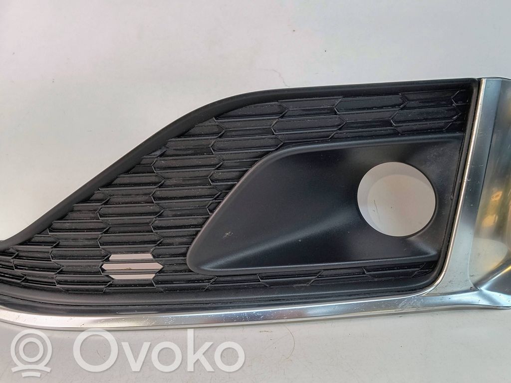 Etusumuvalon ritilä   8W6807681