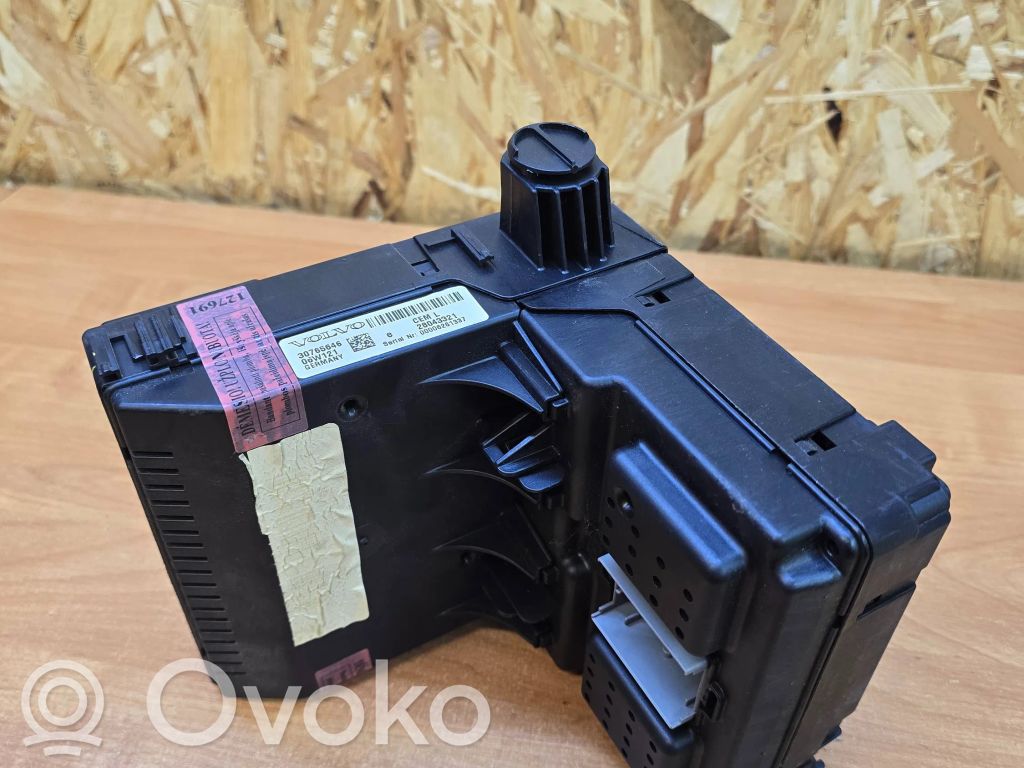 Volvo XC70 Fuse module 