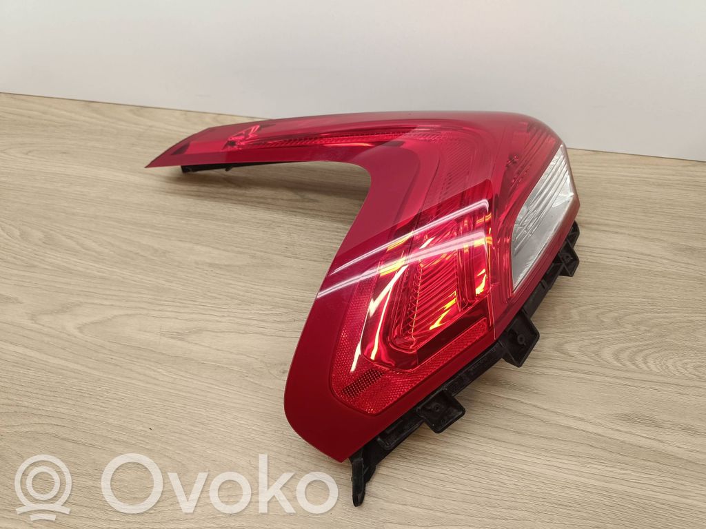 Takavalot   31395844,21220104,V0LVVY555S,31395478
