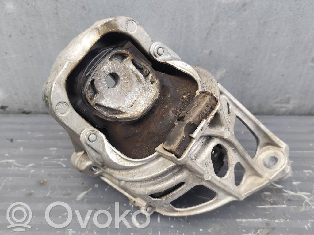 Audi Q5 SQ5 FY Engine mount bracket 