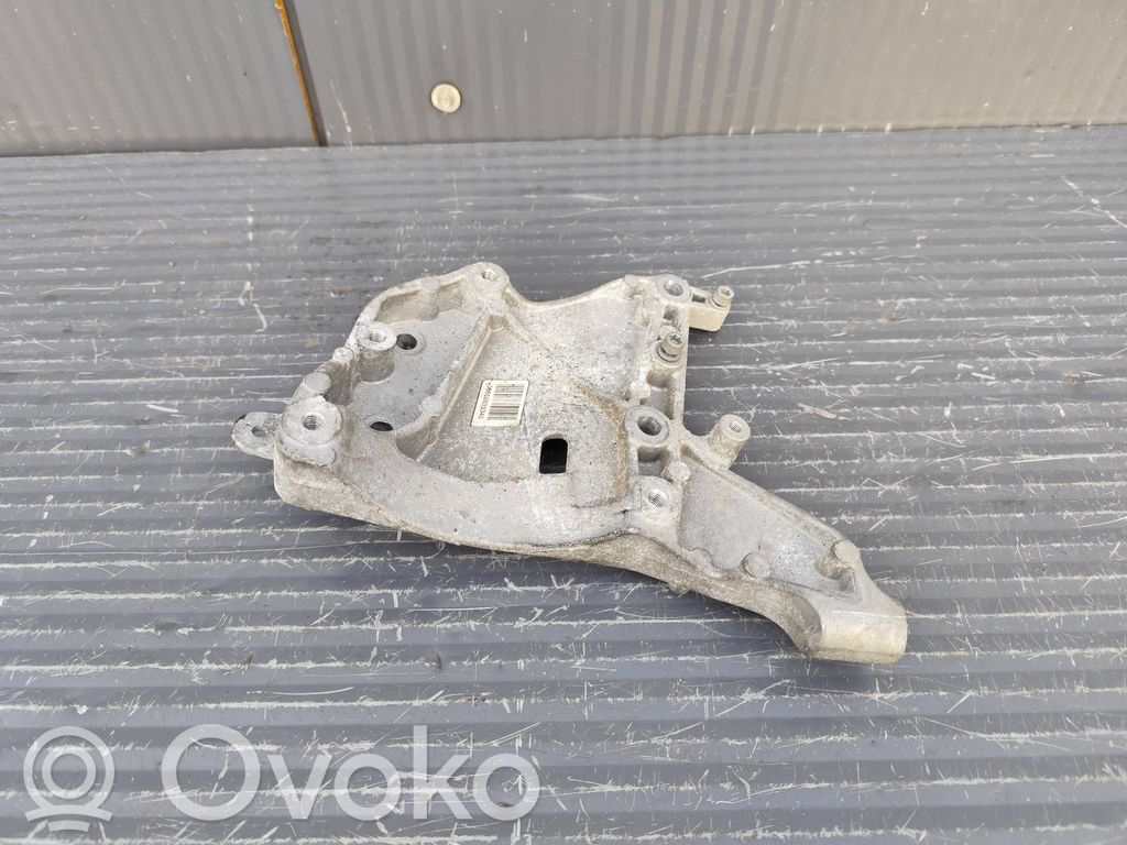 Fiat 500X Engine mount bracket 