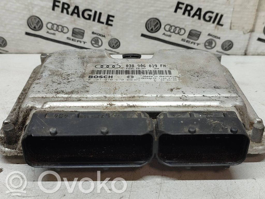 Volkswagen PASSAT B5 Engine control unit/module 