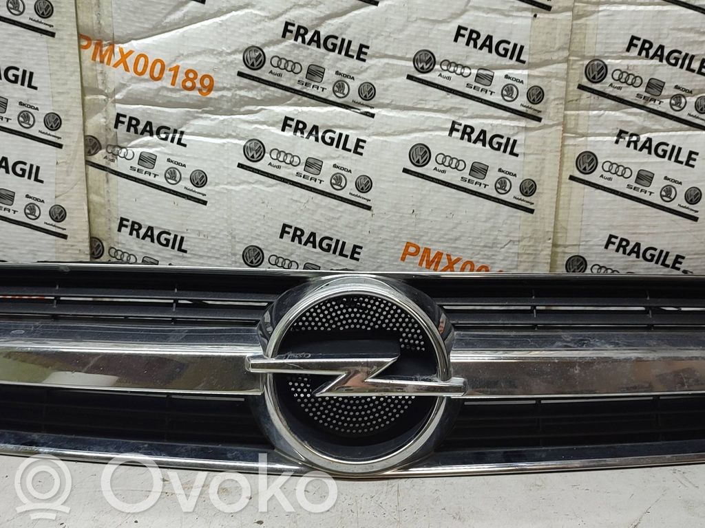 Opel Vectra C Etusäleikkö 